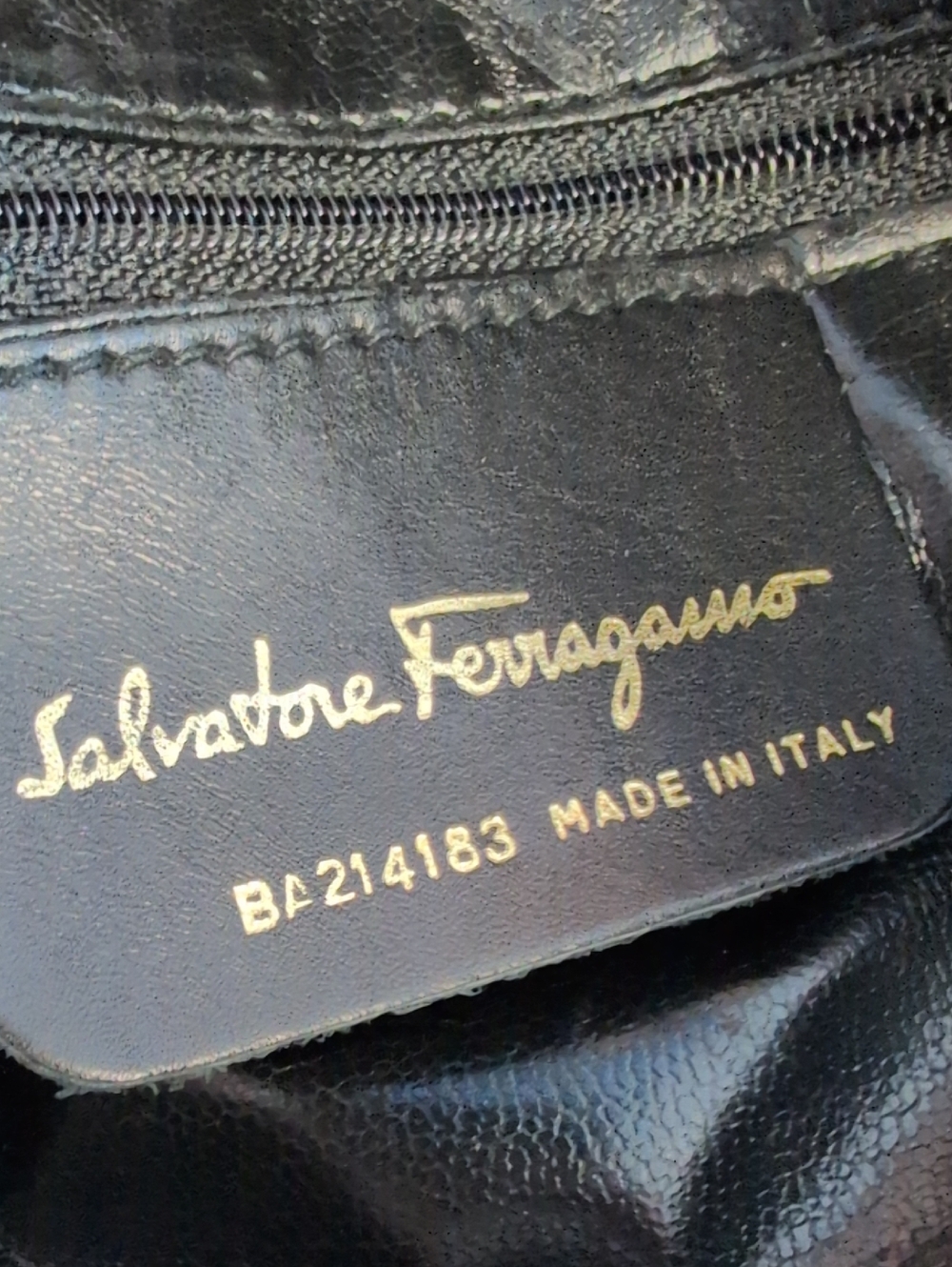 Salvatore Ferragamo Vara Ribbo Crocodile Embossed Leather Shoulder Crossboy Bag - Picture 3 of 13